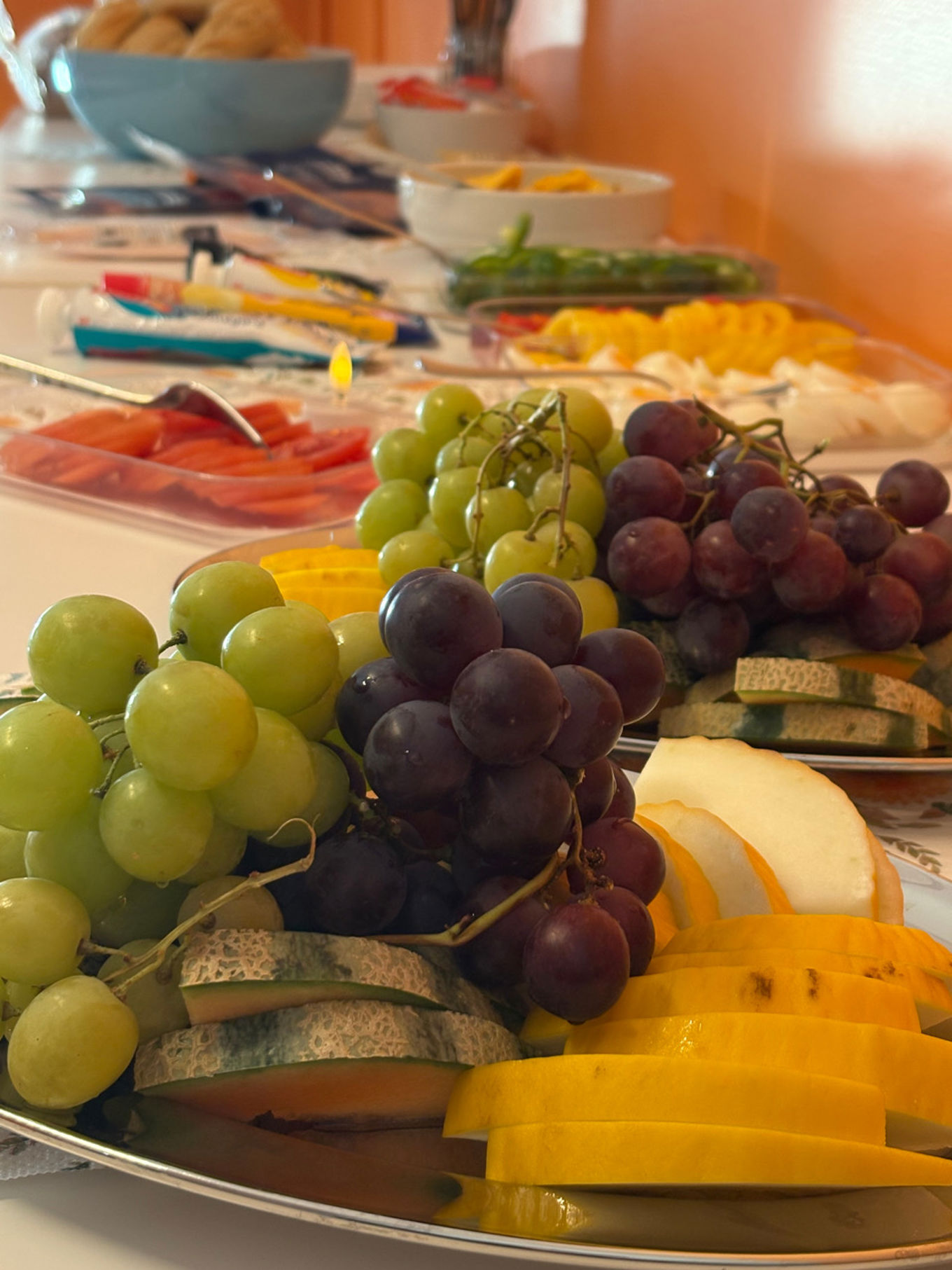 Et bord fullt av mat