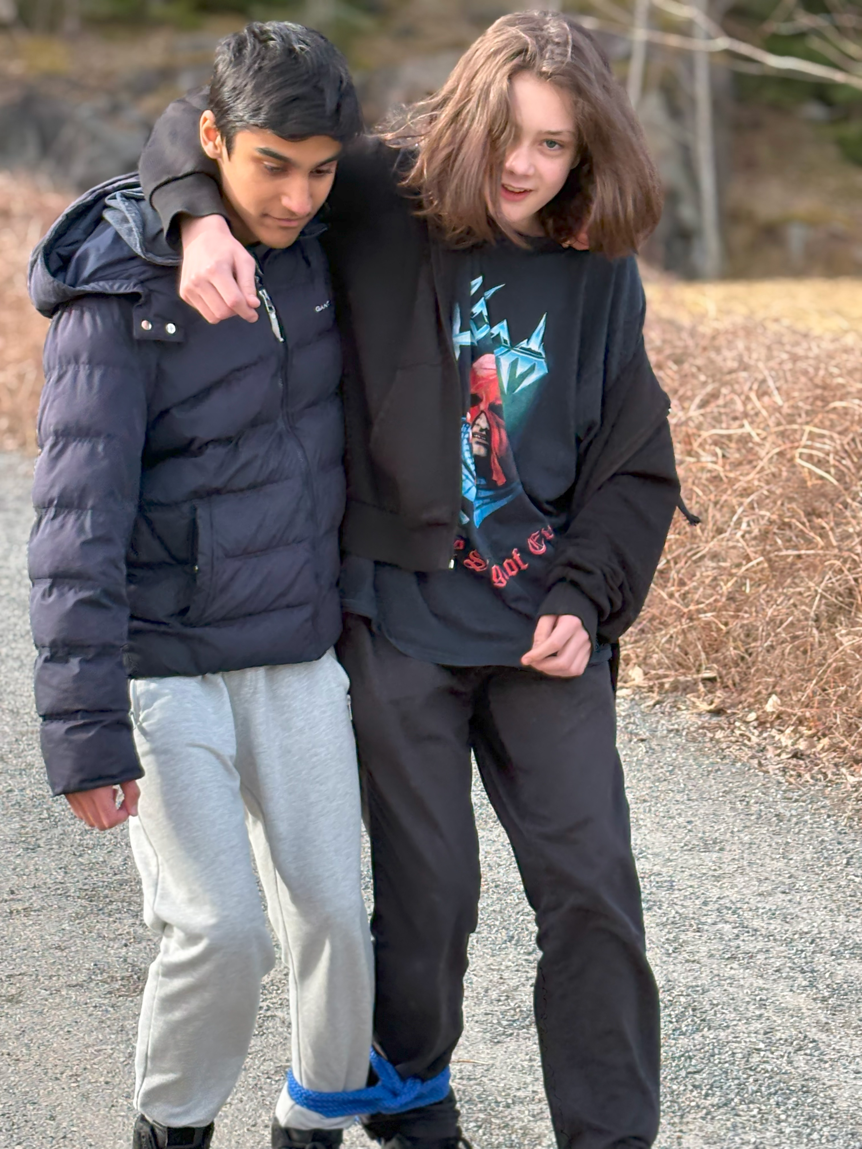 en person og person som poserer for et bilde